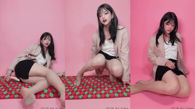 韩国超美唯美『Jieun』 黑丝OL诱惑，笑容甜美娇喘温柔，菊花肉棒双重快感，脸蛋高潮红扑扑！